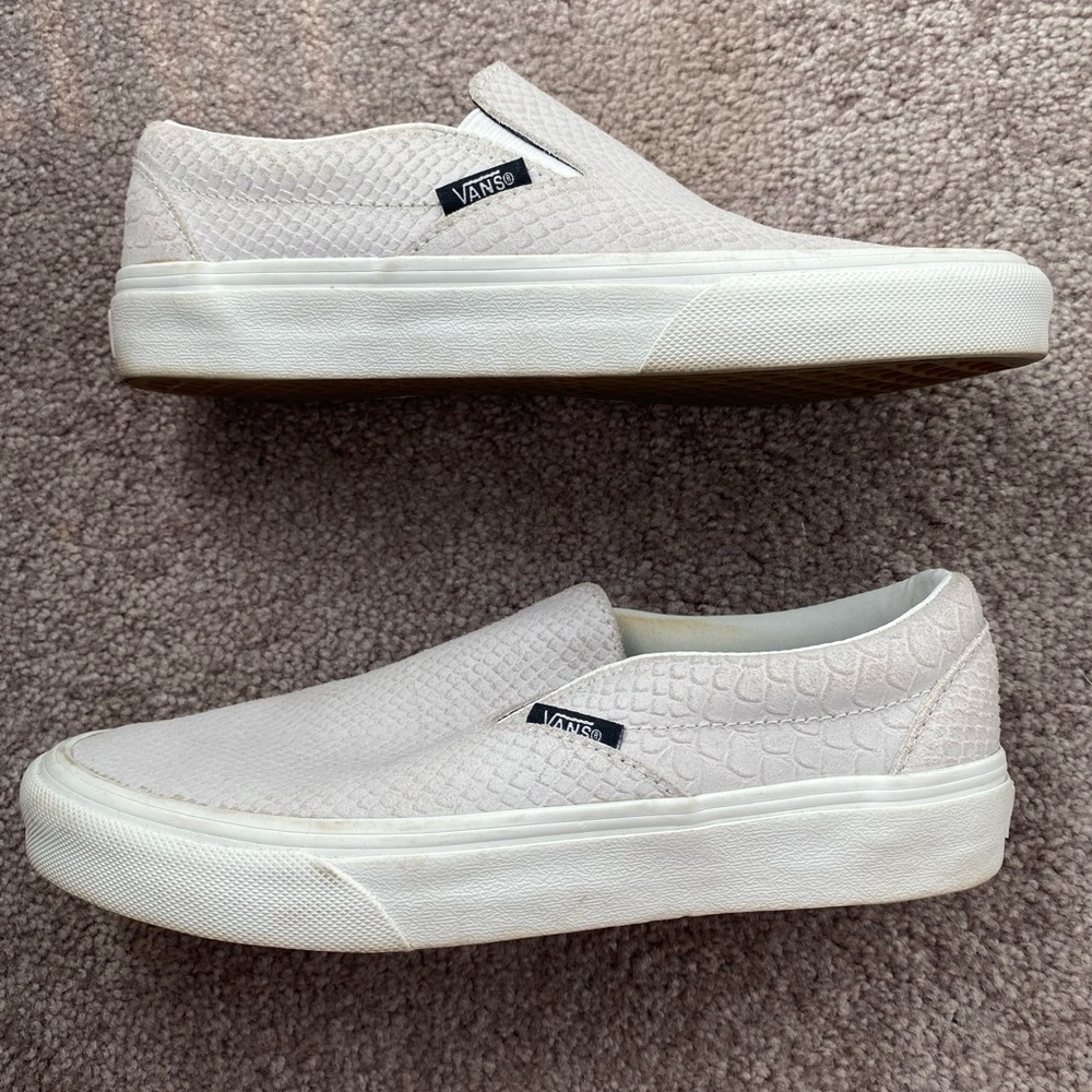 Women’s Gray Vans Classic Slip On Shoe- Size 6